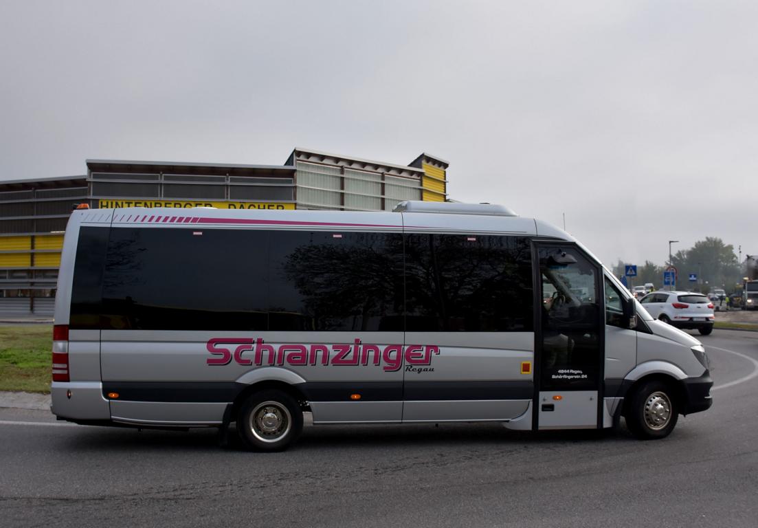 Mercedes Sprinter von Schranzinger Reisen aus sterreich 09/2017 in Krems.