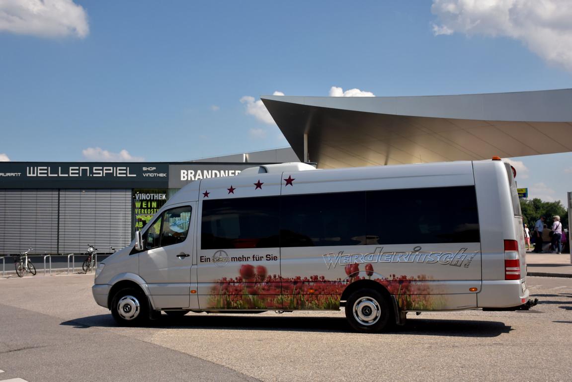 Mercedes Sprinter von Werderitsch Reisen aus sterreich 2018 in Krems gesehen.