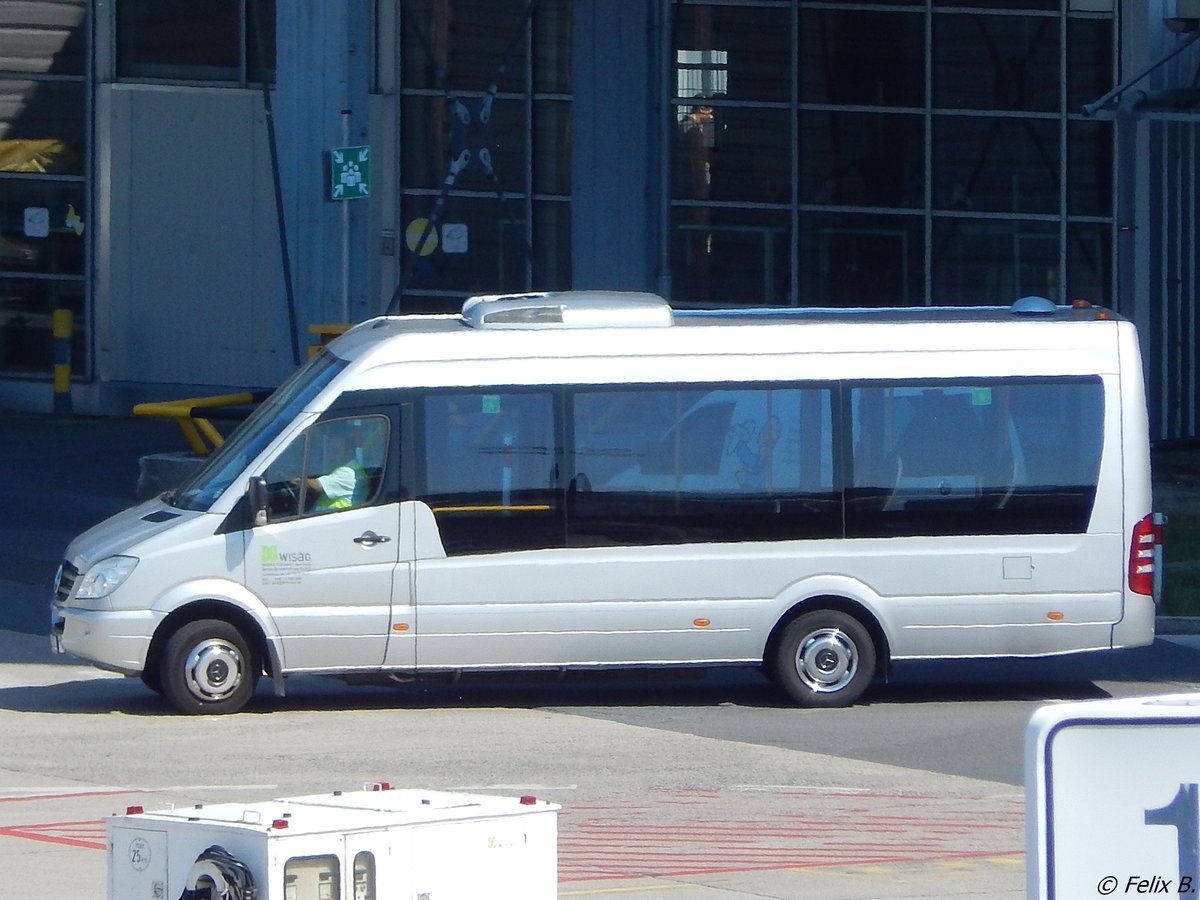 Mercedes Sprinter von Wisag aus Deutschland in Berlin.