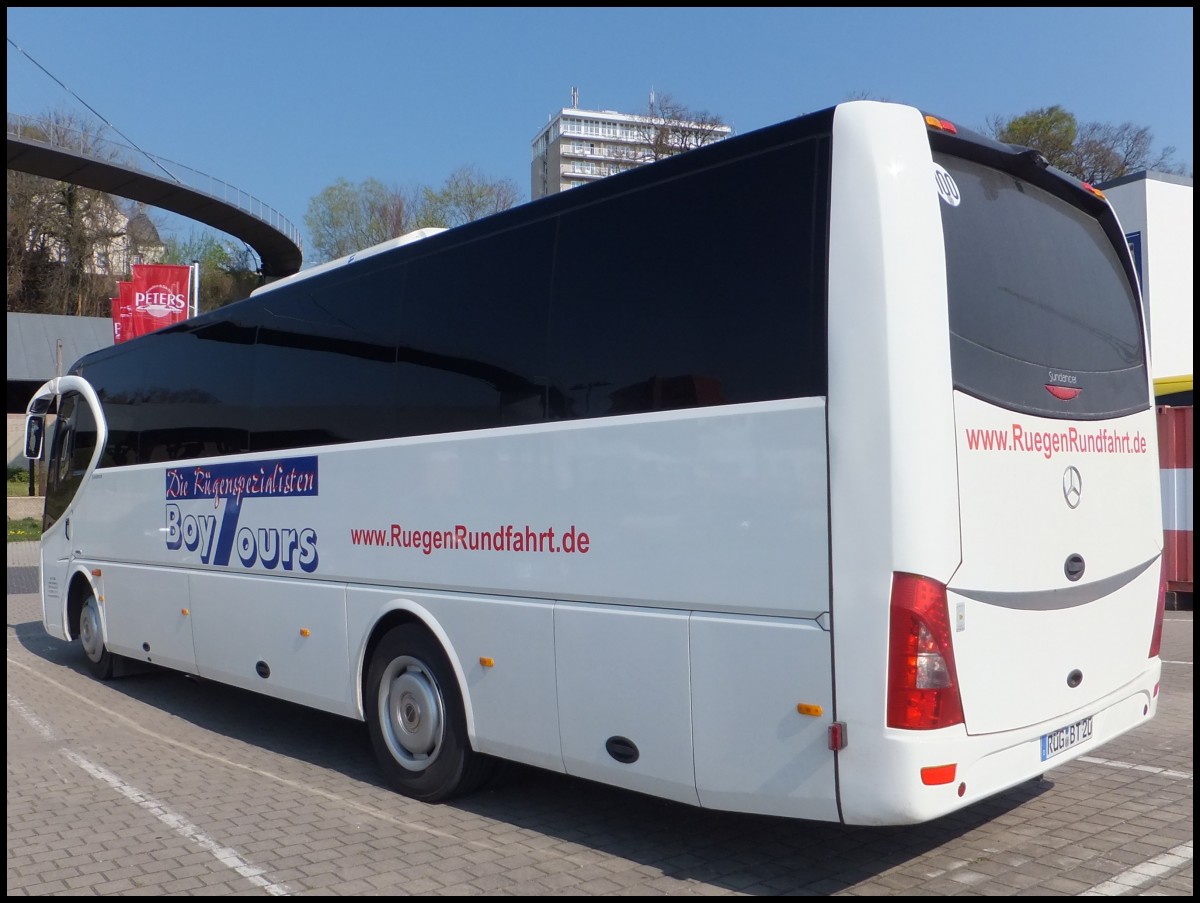 Mercedes Sundancer von BoyTours aus Deutschland im Stadthafen Sassnitz.