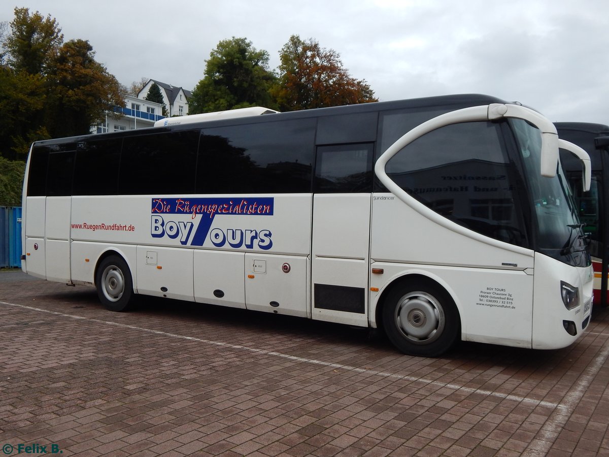 Mercedes Sundancer von BoyTours aus Deutschland im Stadthafen Sassnitz.