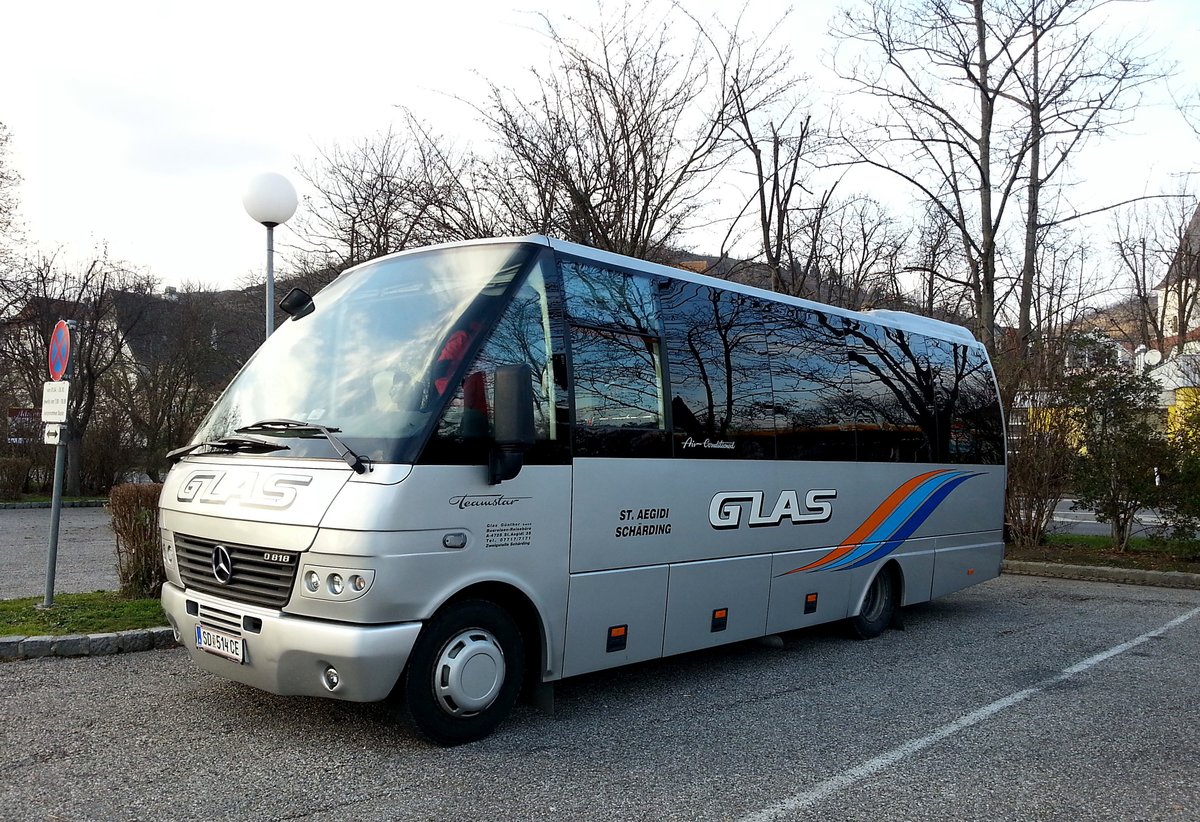 Mercedes Teamstar O 818 von Glas Reisen aus Obersterreich in Krems gesehen.