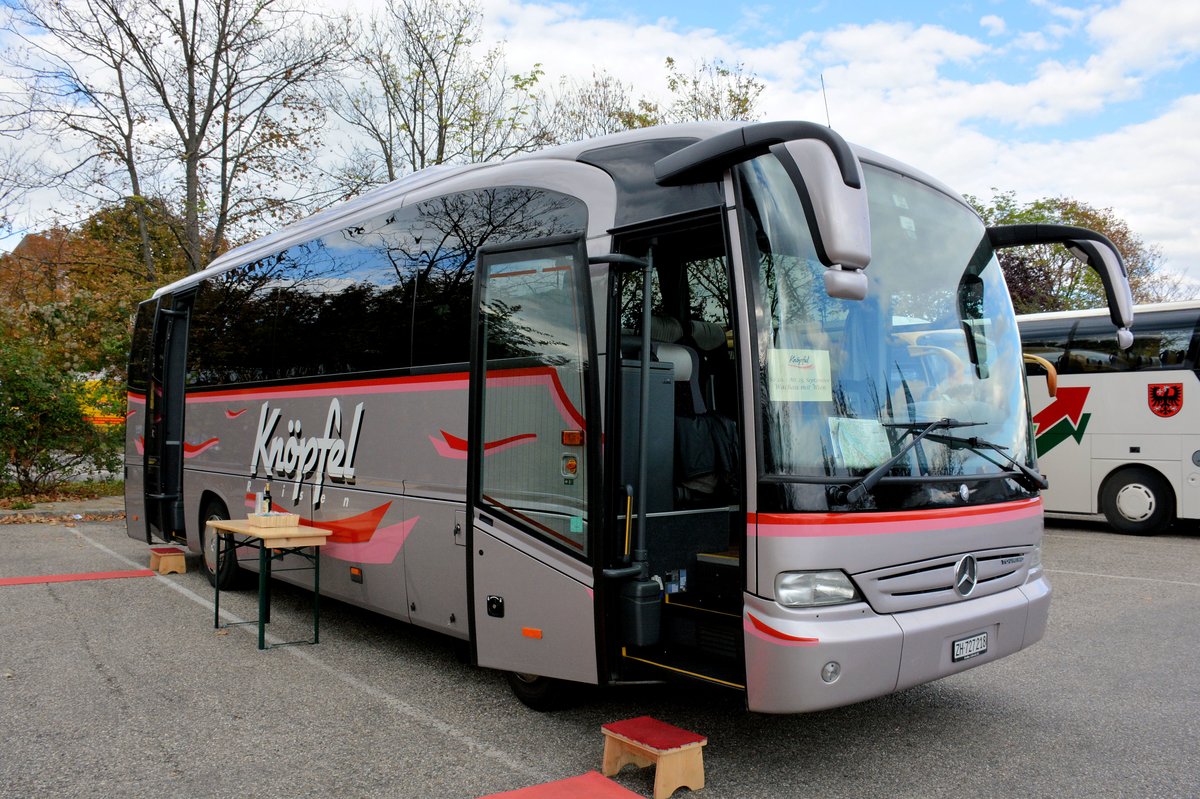 Mercedes Tourino von Knpfel Reisen aus der Schweiz in Krems gesehen.