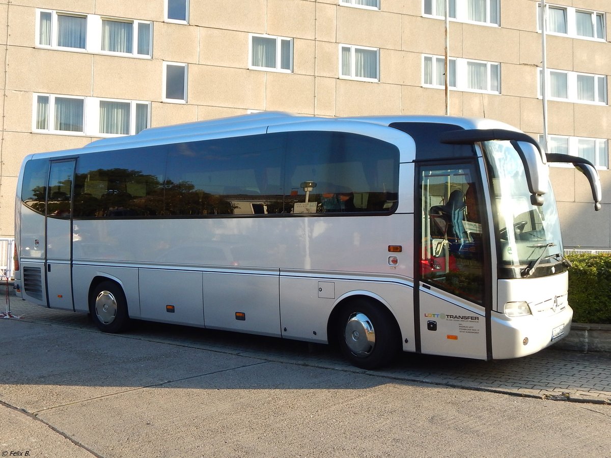 Mercedes Tourino von Lott Transfer aus Deutschland in Sassnitz.