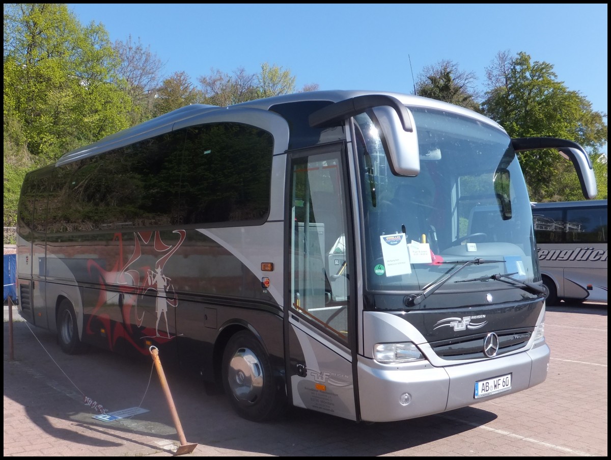 Mercedes Tourino von WF-Reisen aus Deutschland im Stadthafen Sassnitz.