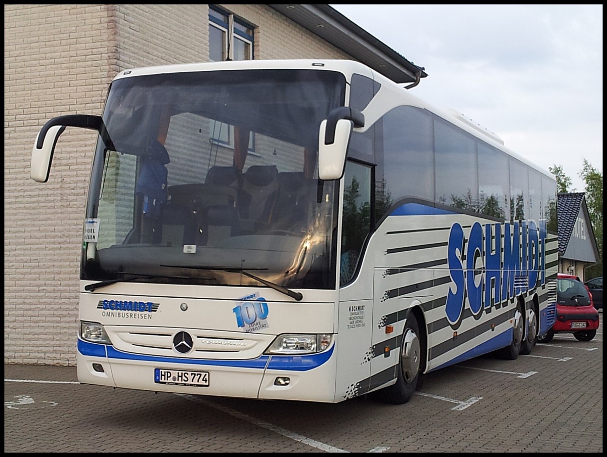 Mercedes Touriosmo von Schmidt aus Deutschland im Gewerbegebiet Sassnitz.