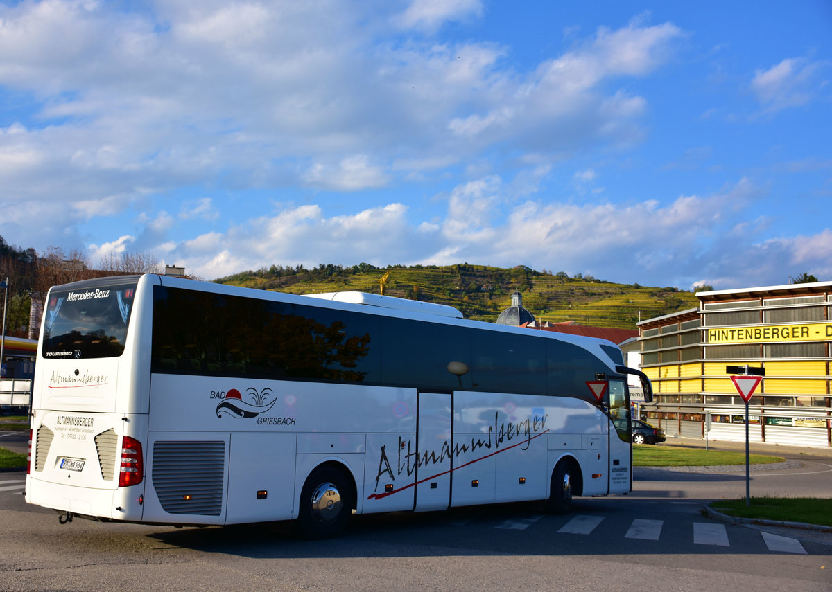 Mercedes Tourismo von Altmannsberger Reisen aus der BRD in Krems.