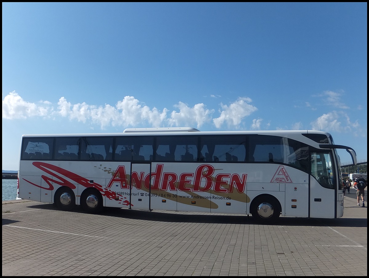 Mercedes Tourismo von Andreßen aus Deutschland im Stadthafen Sassnitz.