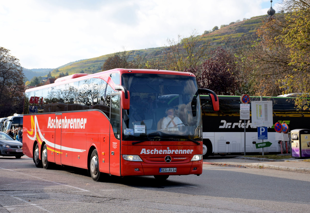 Mercedes Tourismo von Aschenbrenner Reisen aus der BRD in Krems.