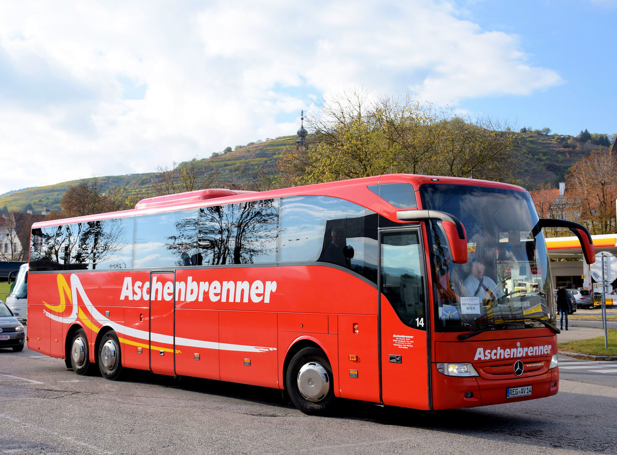 Mercedes Tourismo von Aschenbrenner Reisen aus der BRD in Krems.