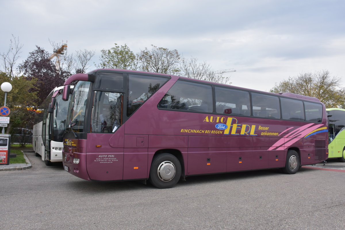 Mercedes Tourismo von Auto Perl aus der BRD 09/2017 in Krems.