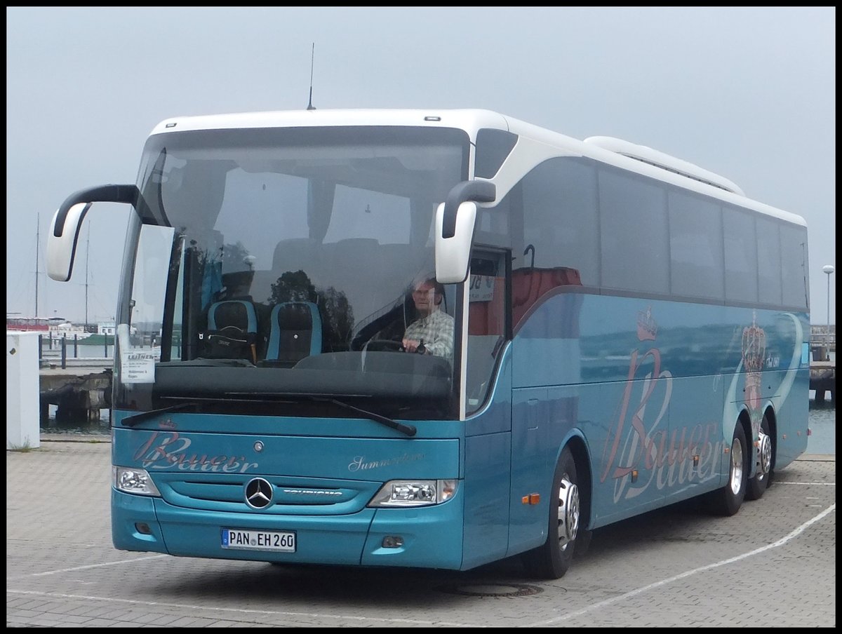 Mercedes Tourismo von Bauer aus Deutschland im Stadthafen Sassnitz.