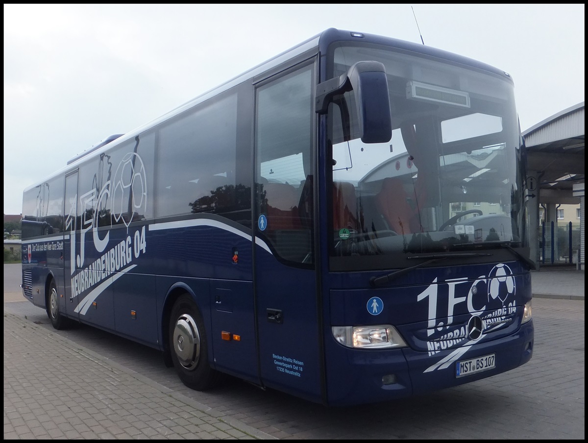 Mercedes Tourismo von Becker-Strelitz aus Deutschland in Bergen.