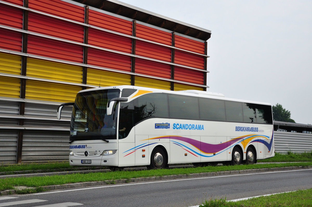 Mercedes Tourismo von Bergkvarabuss aus Schweden in Krems gesehen.