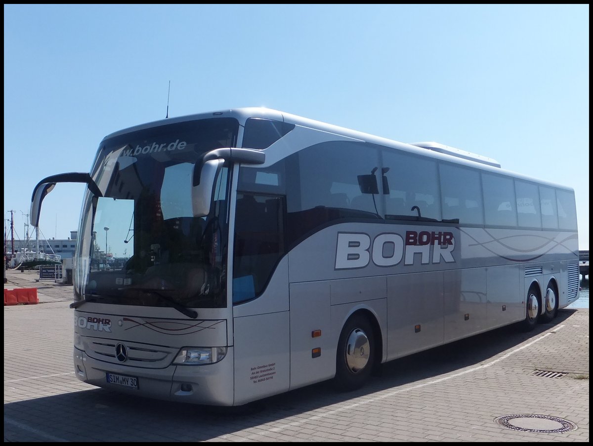 Mercedes Tourismo von Bohr aus Deutschland im Stadthafen Sassnitz.