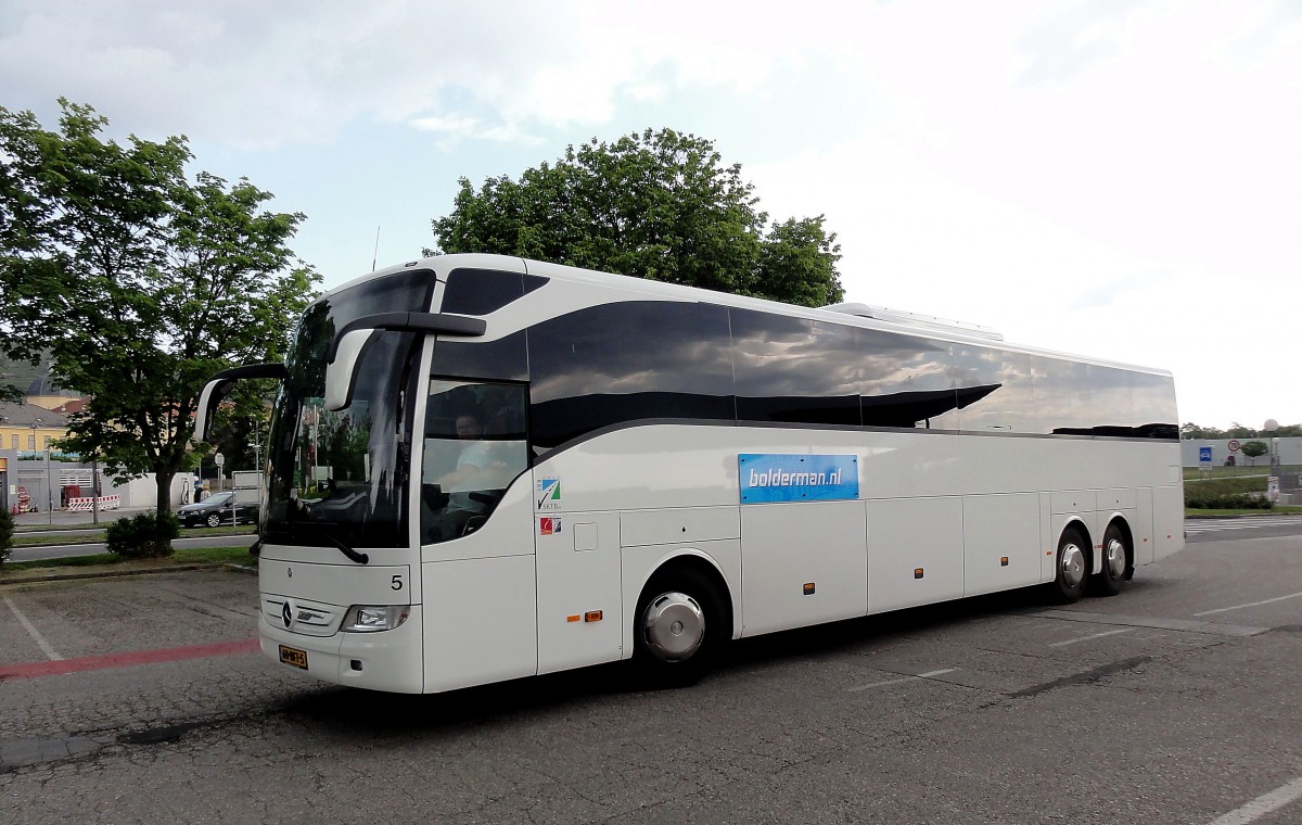 Mercedes Tourismo von Boldermann.nl am 14.5.2015 in Krems gesehen.