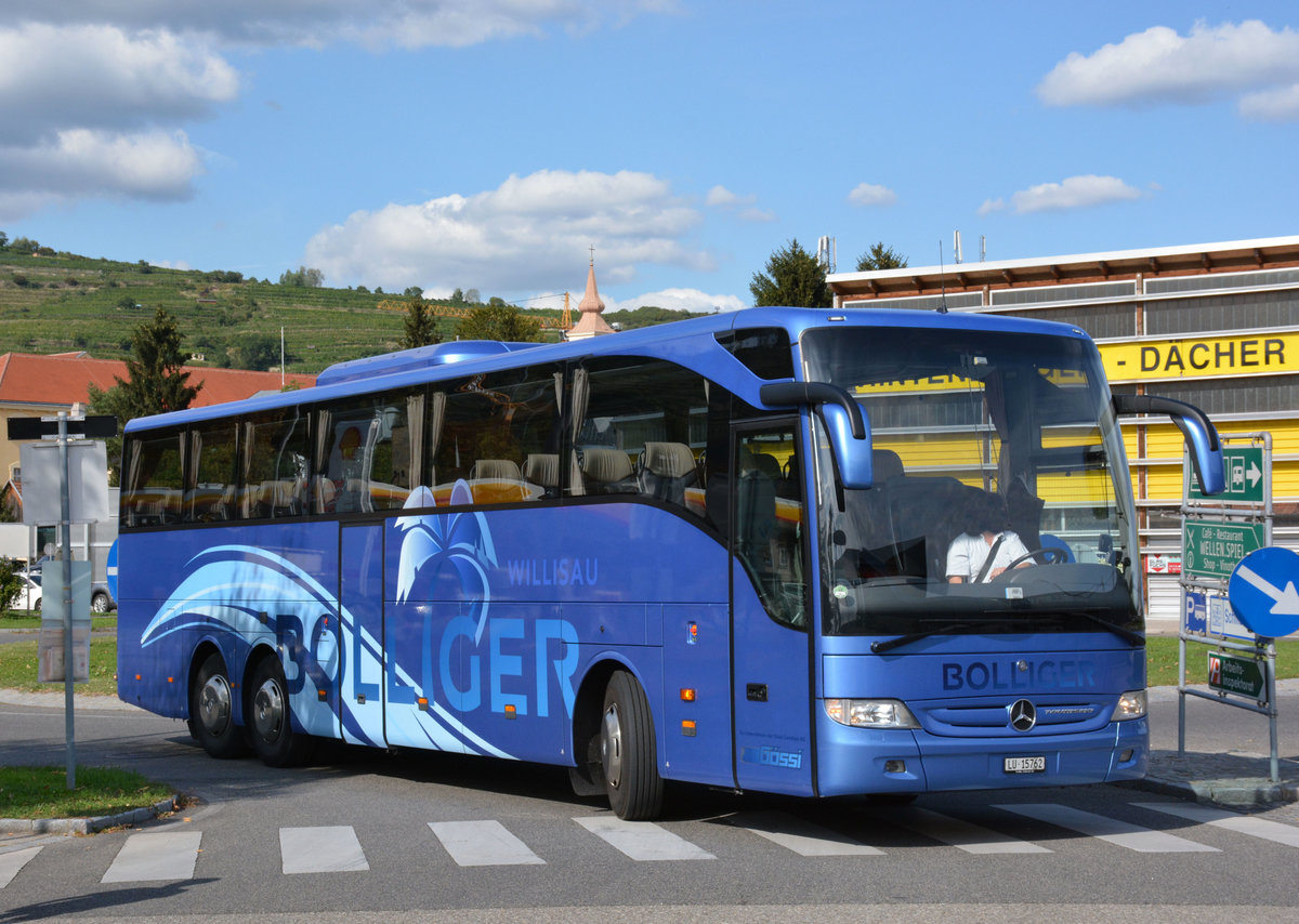 Mercedes Tourismo von Bolliger Reisen aus der Schweiz in Krems gesehen.