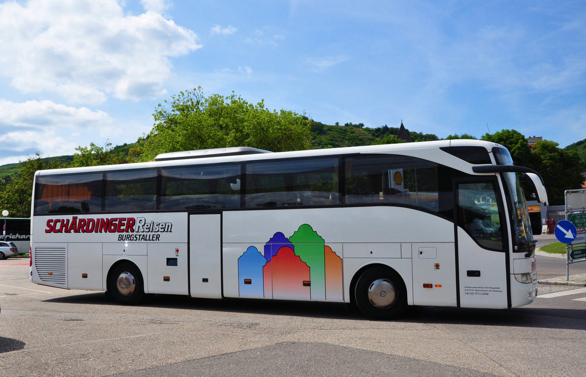 Mercedes Tourismo von Burgstaller/Schrdinger Reisen aus sterreich in Krems gesehen.