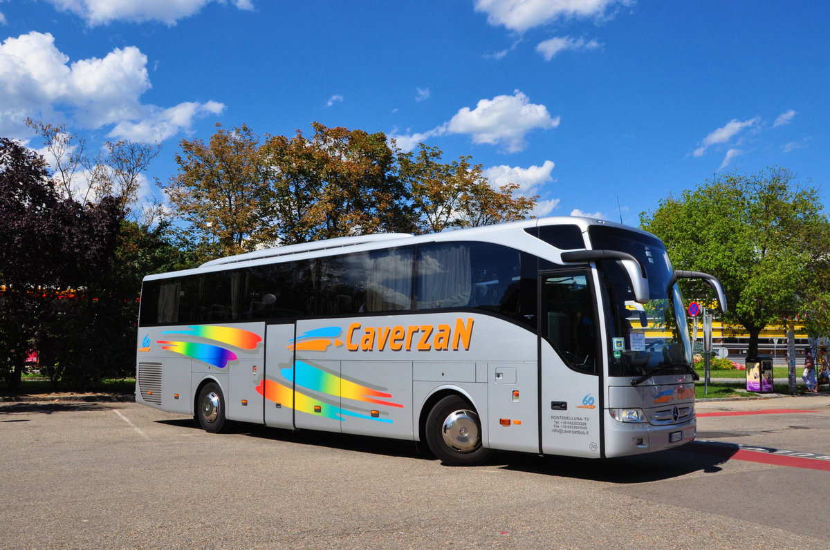 Mercedes Tourismo von Caverzan Reisen aus Italien in Krems.