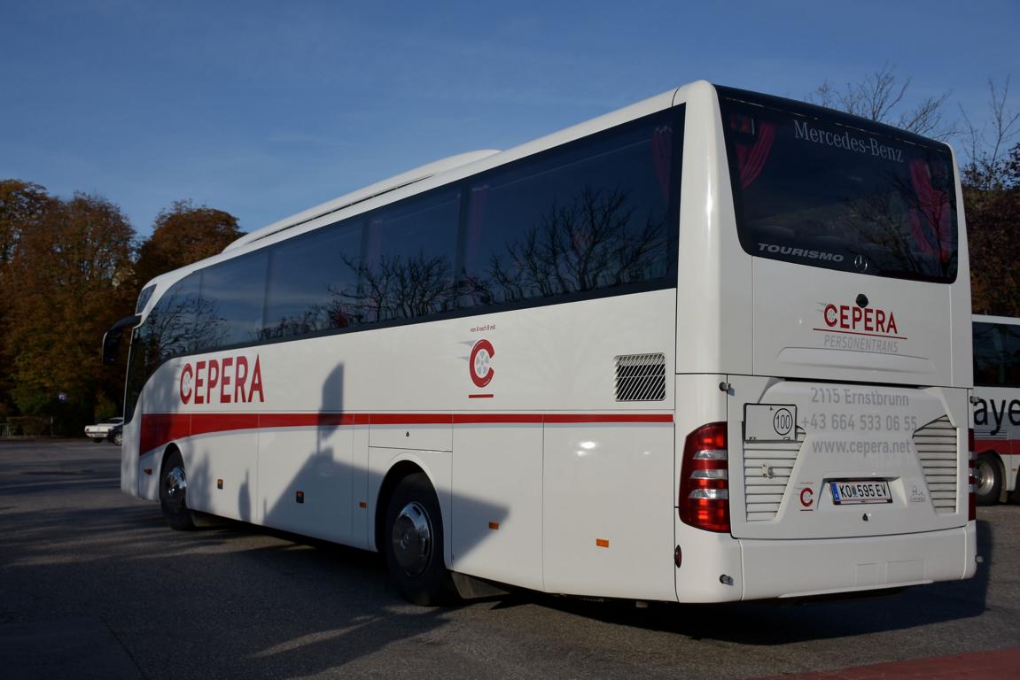 Mercedes Tourismo von CEPERA Reisen aus sterreich 10/2017 in Krems.