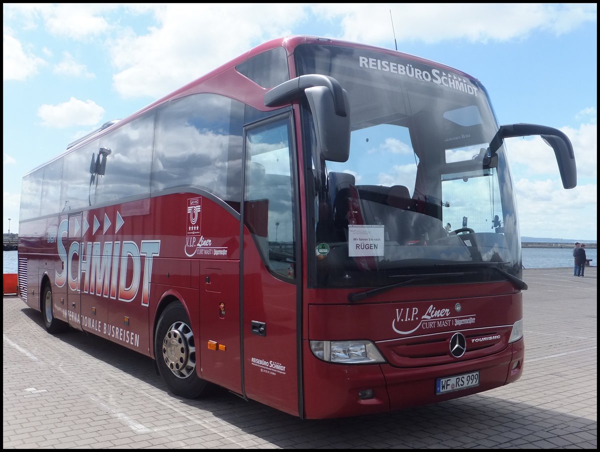 Mercedes Tourismo von Der Schmidt aus Deutschland im Stadthafen Sassnitz.