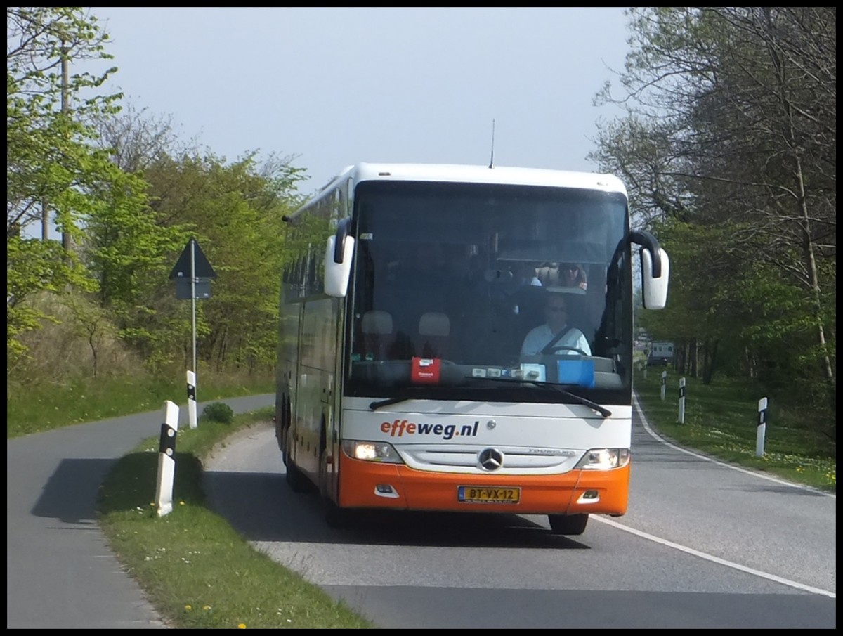 Mercedes Tourismo von effeweg.nl aus den Niederlanden in Sassnitz.