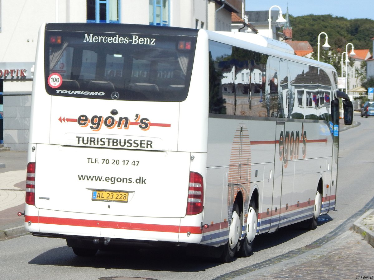 Mercedes Tourismo von Egon's aus Dänemark in Sassnitz. 