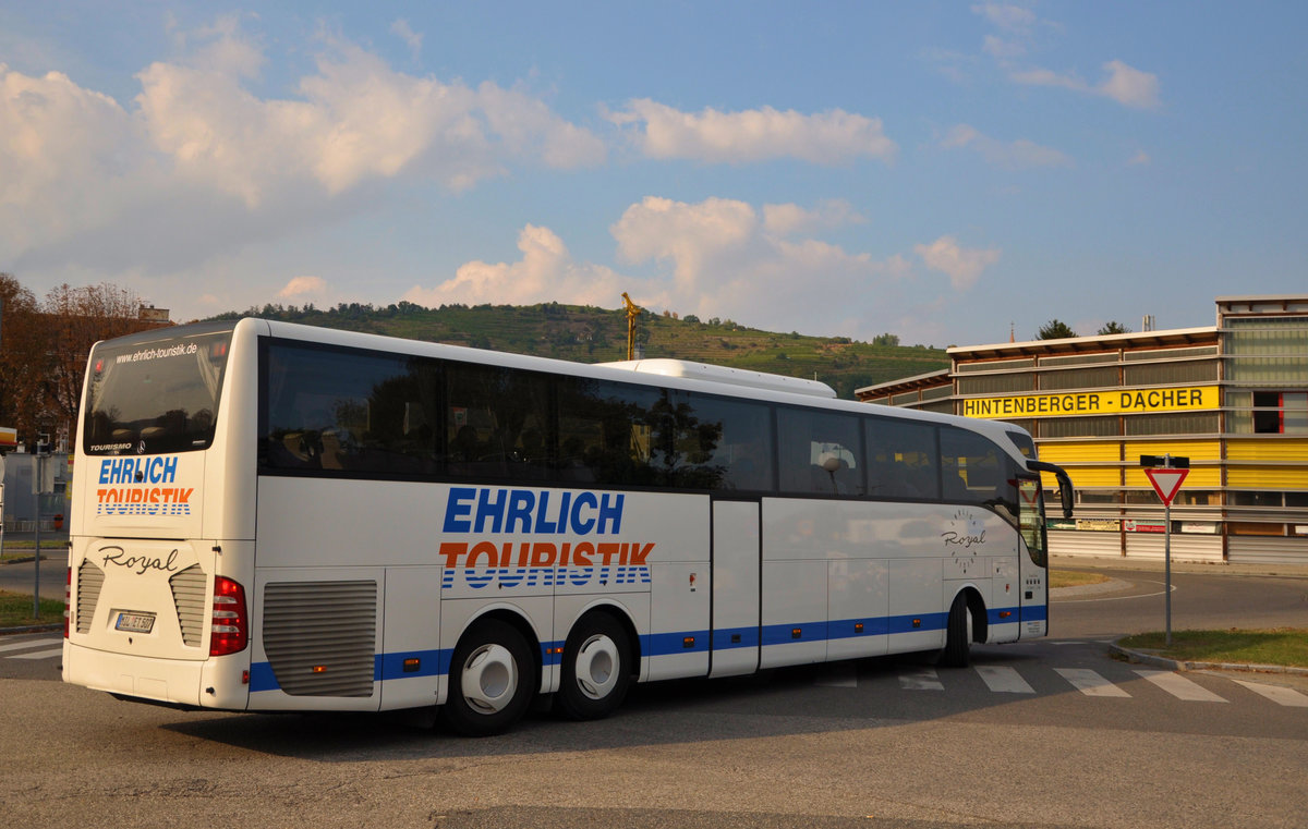 Mercedes Tourismo von der Ehrlich Touristik aus der BRD in Krems.