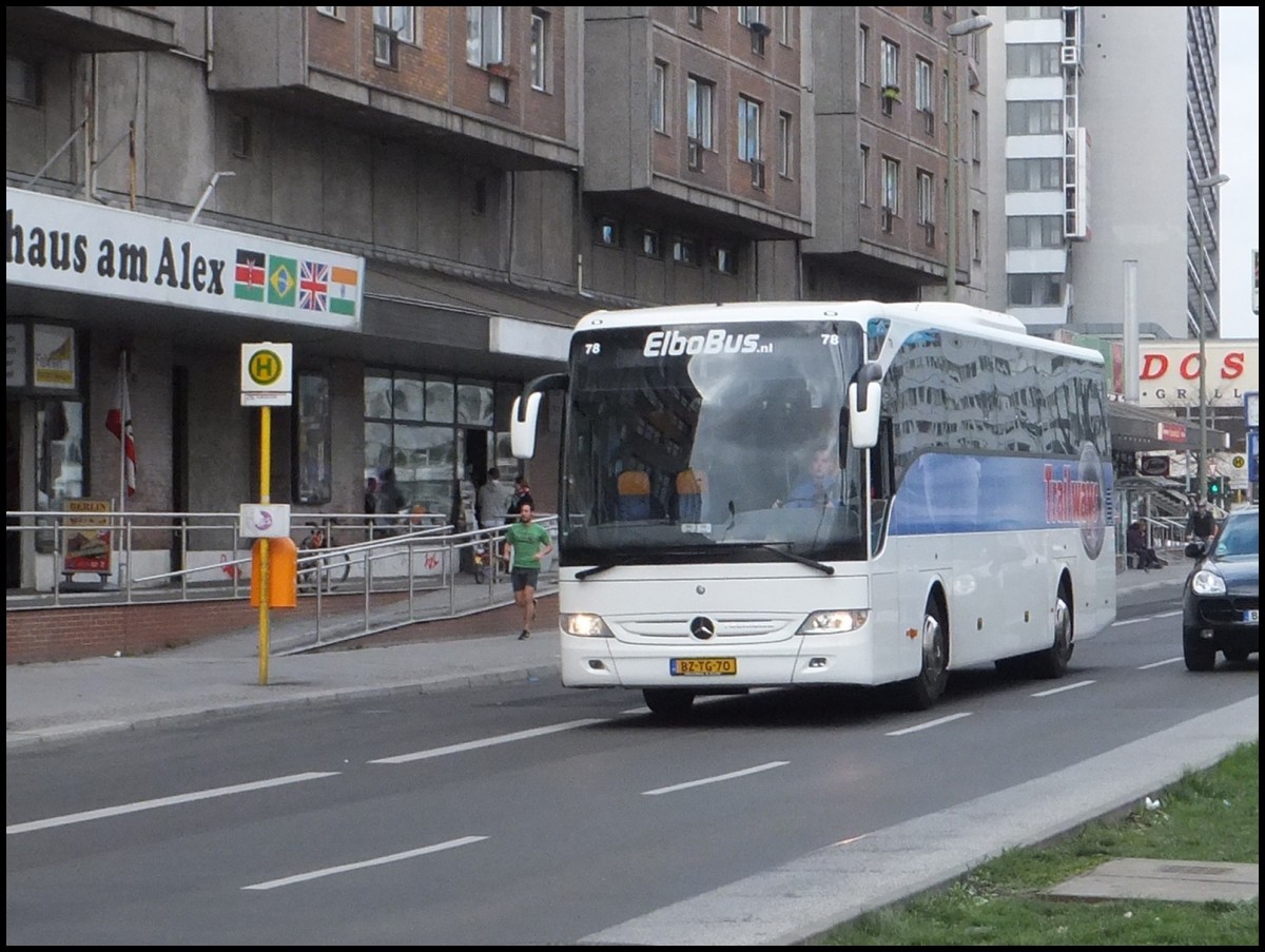 Mercedes Tourismo von ElboBus aus den Niederlanden in Berlin.