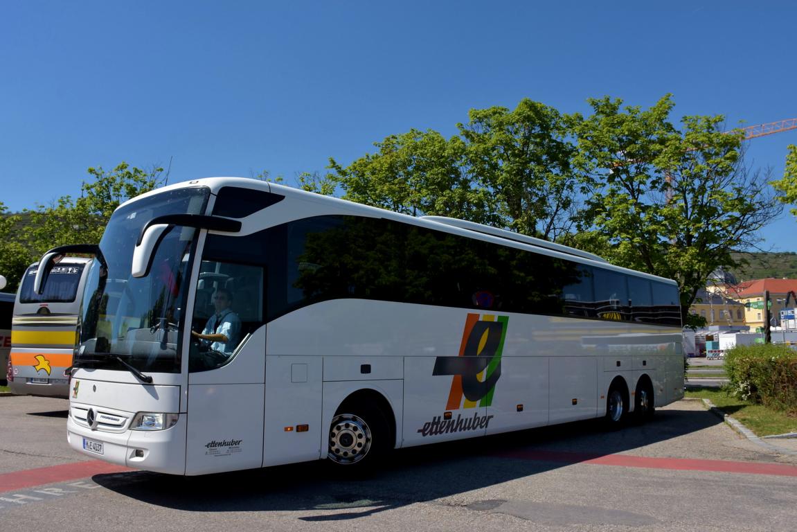 Mercedes Tourismo von Ettenhuber Reisen aus der BRD in Krems.