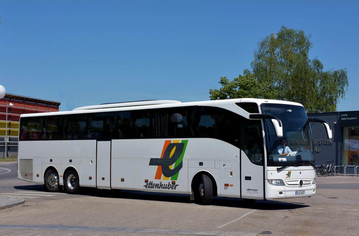 Mercedes Tourismo von Ettenhuber Reisen aus der BRD in Krems.