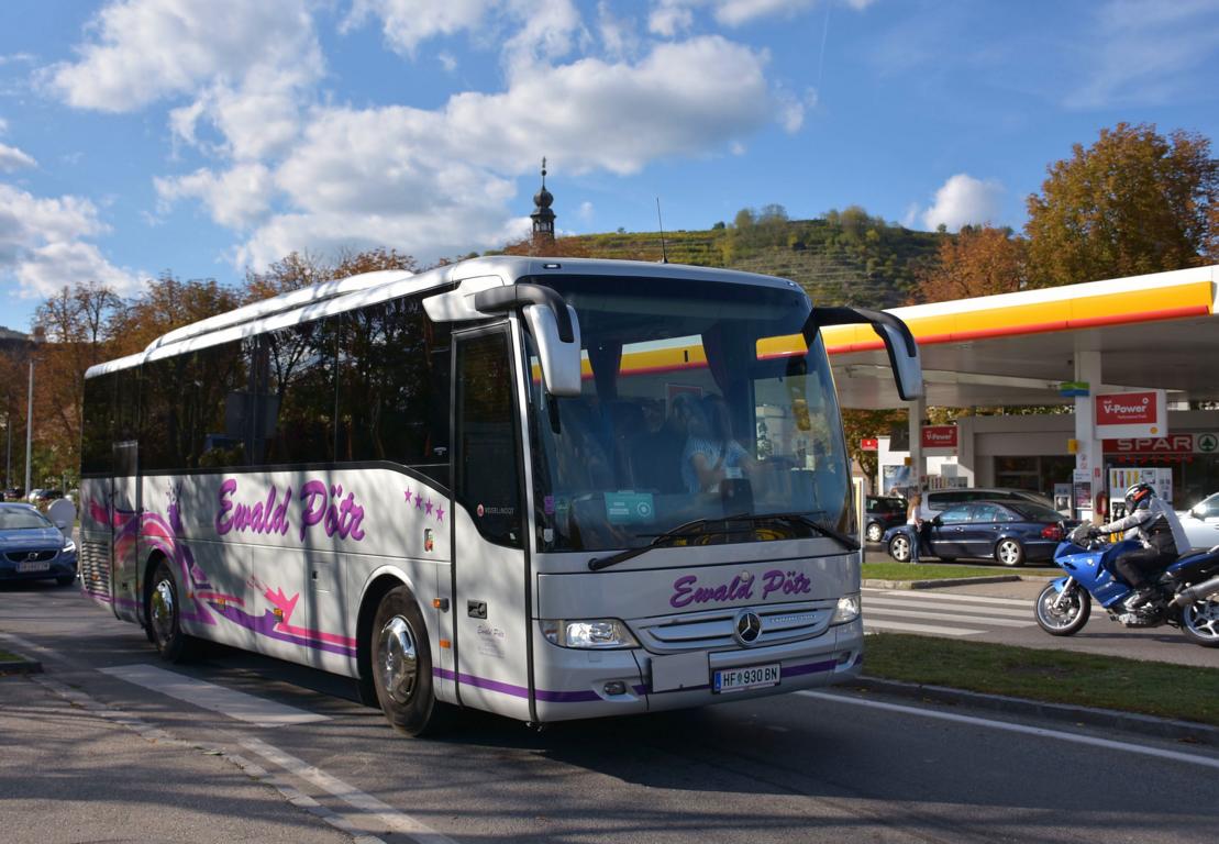 Mercedes Tourismo von Ewald Ptz Reisen aus sterreich 10/2017 in Krems.