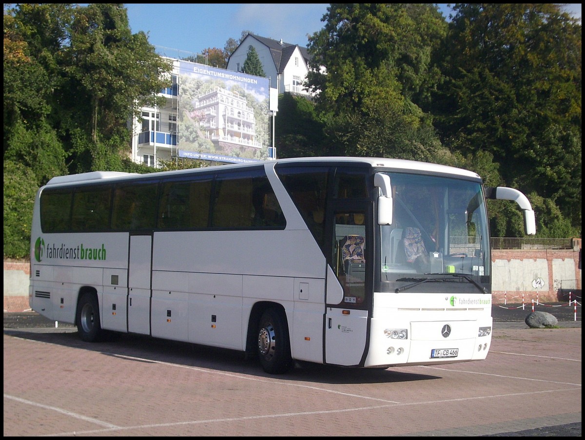 Mercedes Tourismo vom Fahrdienst Brauch aus Deutschland im Stadthafen Sassnitz