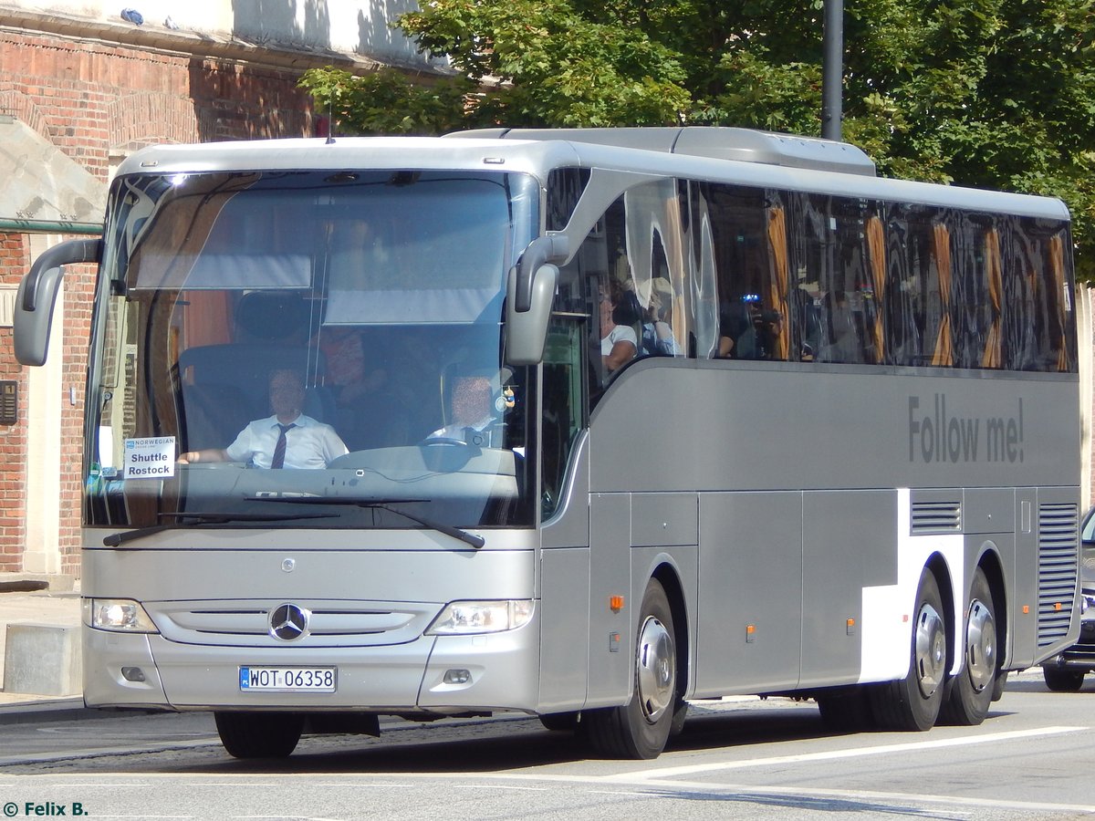 Mercedes Tourismo von Follow Me! aus Polen in Rostock.