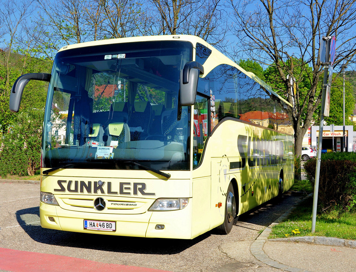 Mercedes Tourismo von Franz Sunkler Reisen aus sterreich in Krems gesehen.