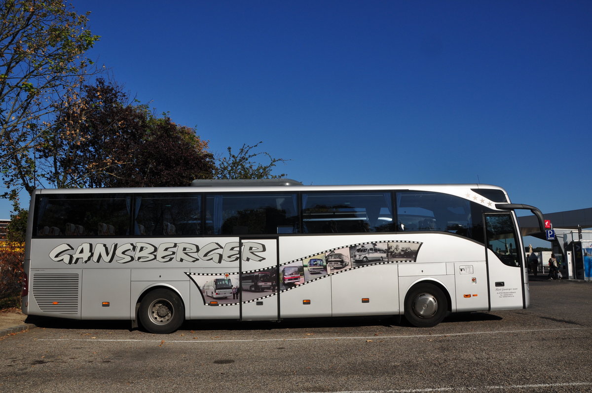 Mercedes Tourismo von Gansberger Reisen aus Niedersterreich im Krems gesehen.