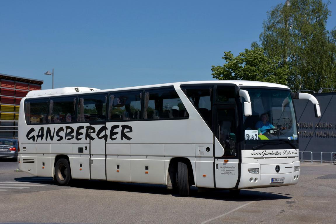 Mercedes Tourismo von Gansberger Reisen aus sterreich in Krems.