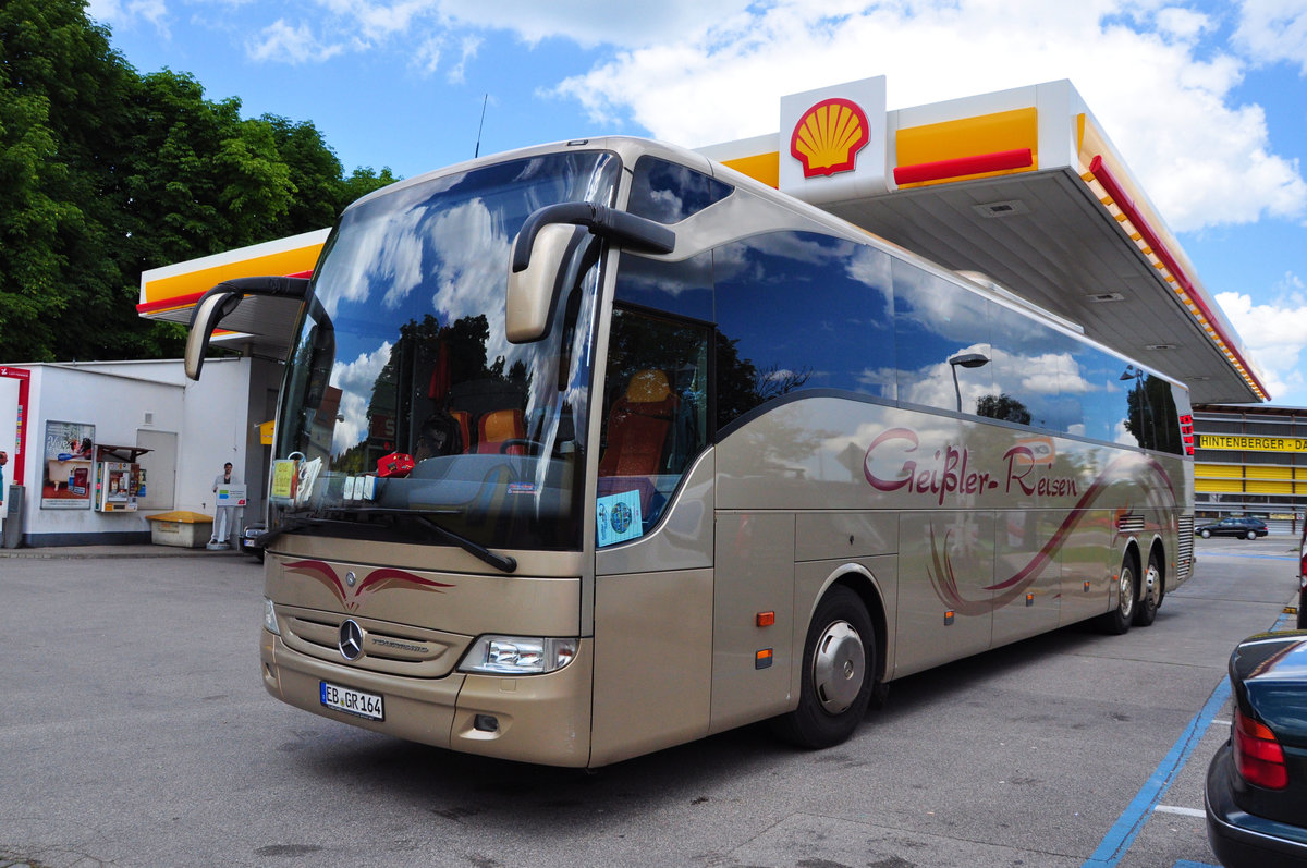 Mercedes Tourismo von Geiler Reisen aus der BRD in Krems gesehen.