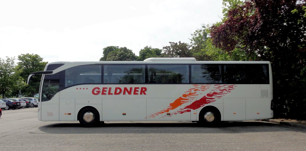 Mercedes Tourismo von Geldner Reisen aus Niedersterreich in Krems gesehen.