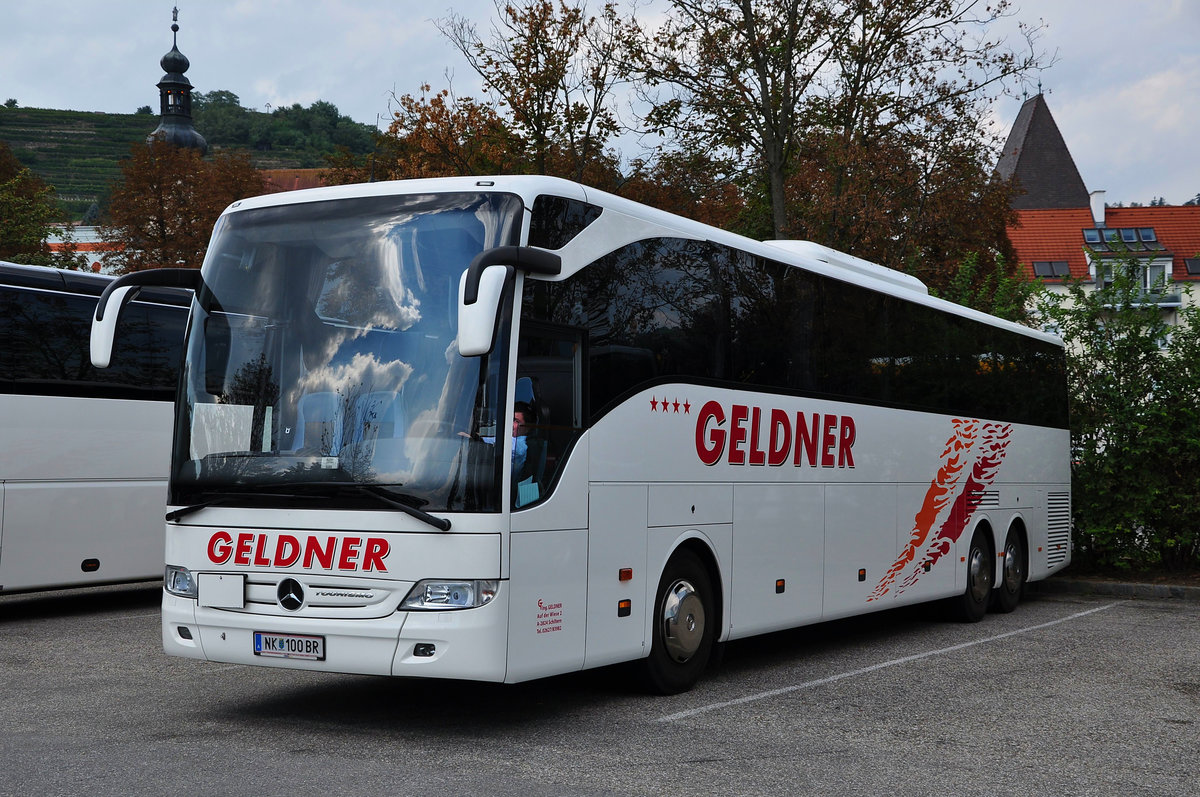 Mercedes Tourismo von GELDNER Reisen aus sterreich in Krems gesehen.