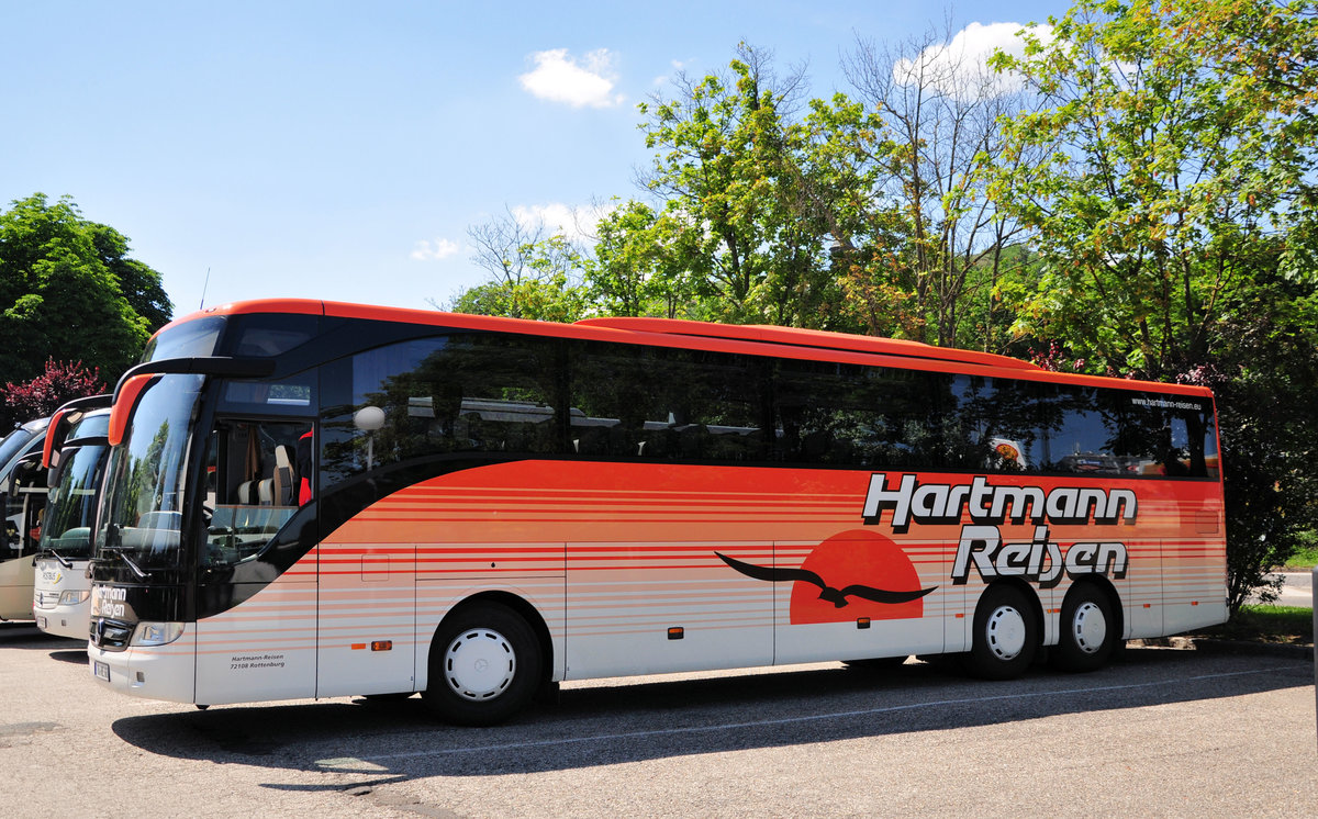 Mercedes Tourismo von Hartmann Reisen aus der BRD in Krems gesehen. 