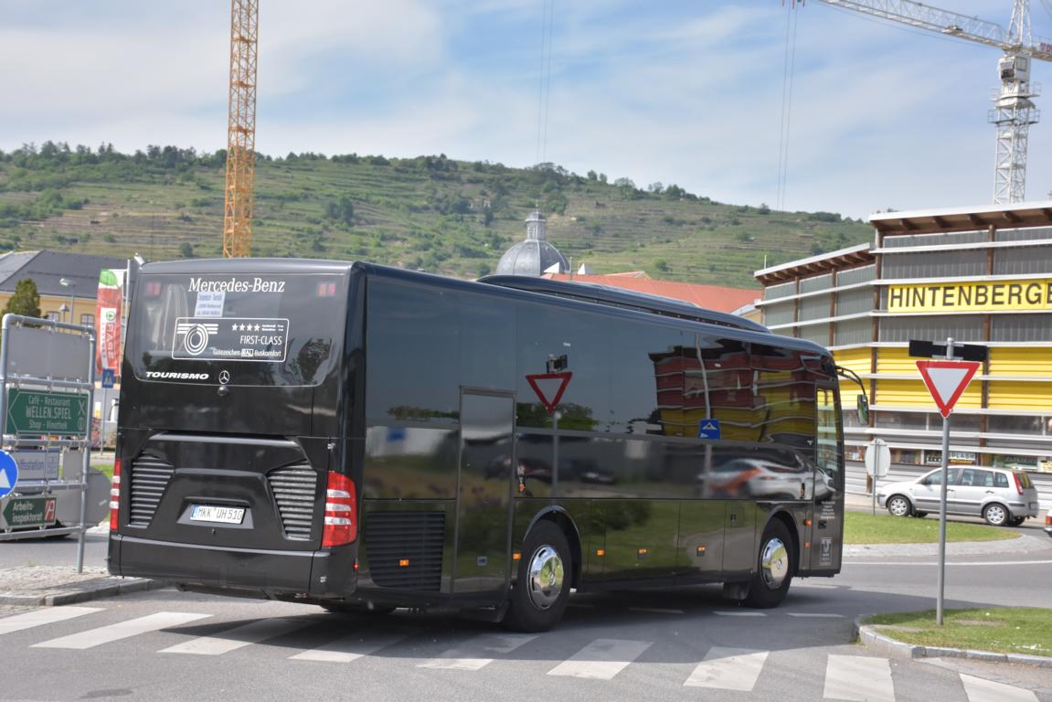 Mercedes Tourismo von der HESS Bustouristik aus der BRD in Krems.