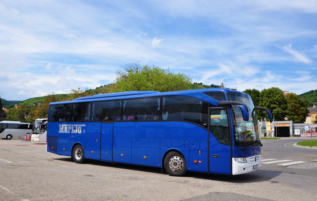 Mercedes Tourismo von Jarimo Reisen aus der SK in Krems gesehen.