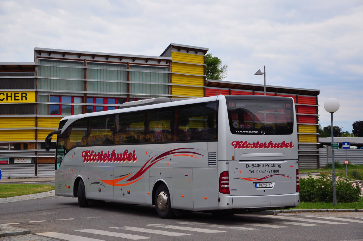 Mercedes Tourismo von Klosterhuber Reisen aus der BRD in Krems gesehen.