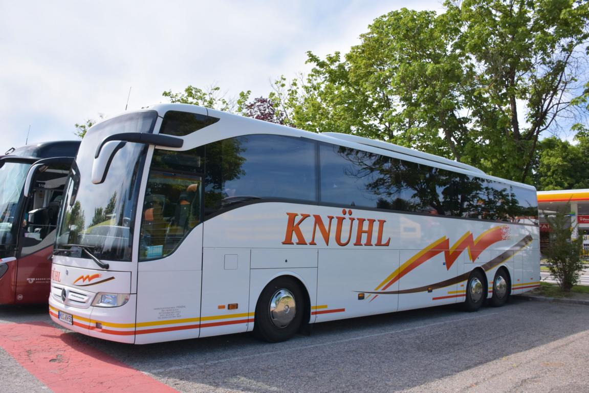 Mercedes Tourismo von KNHL Reisen aus der BRD in Krems.