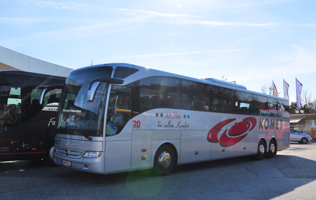 Mercedes Tourismo von KOMET Reisen aus Österreich in Krems.