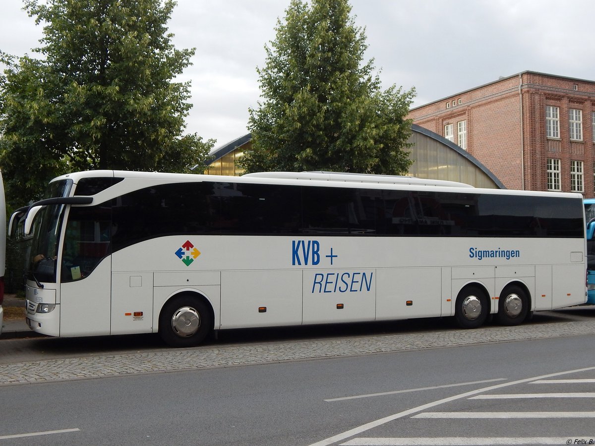 Mercedes Tourismo der KVB Sigmaringen aus Deutschland in Neubrandenburg.