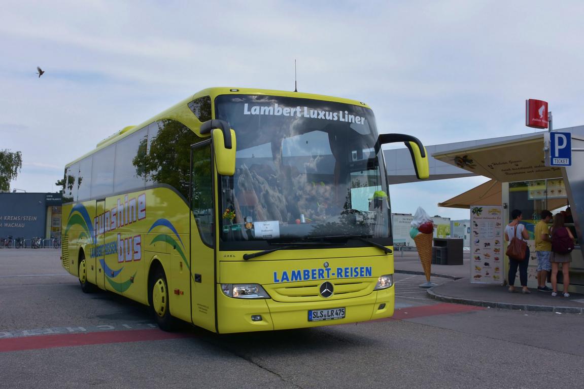 Mercedes Tourismo von Lambert Reisen aus der BRD 06/2017 in Krems.