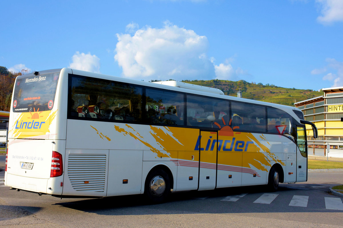 Mercedes Tourismo von LINDER Reisen aus der BRD in Krems.