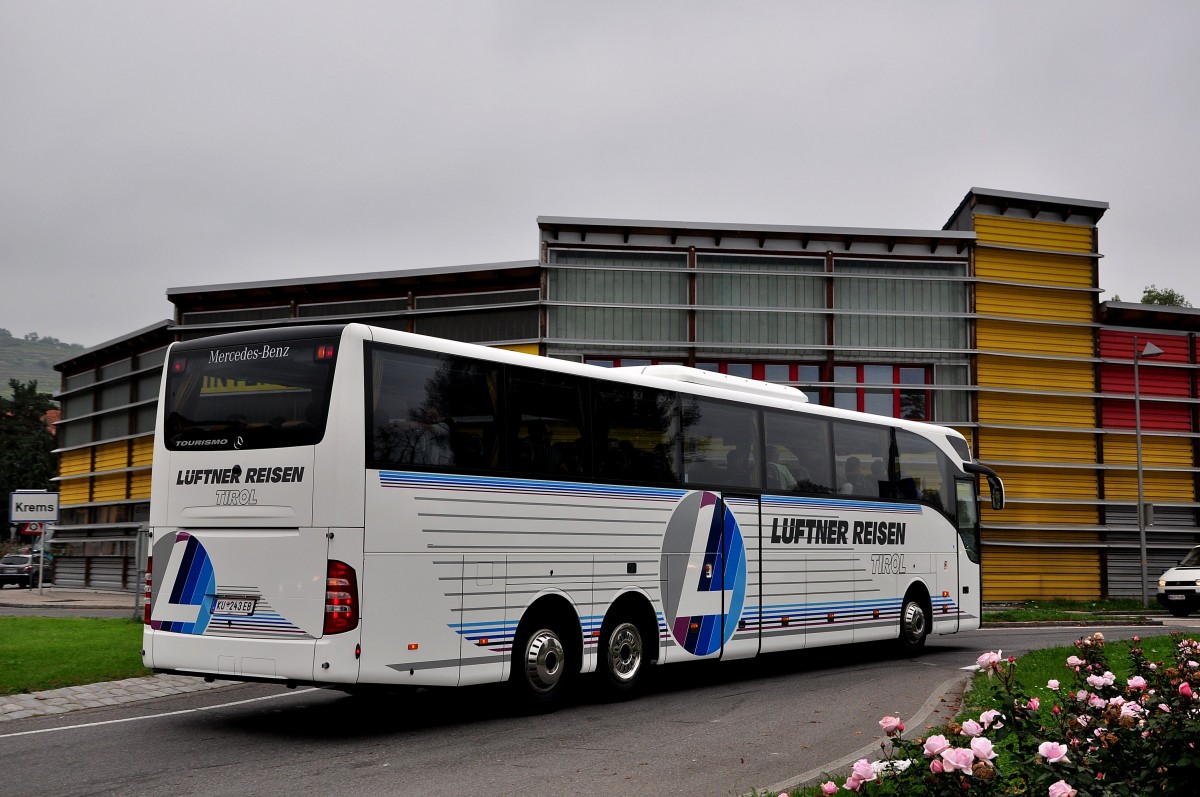 Mercedes Tourismo von Lftner Reisen aus sterreich im Oktober 2014 in Krems.